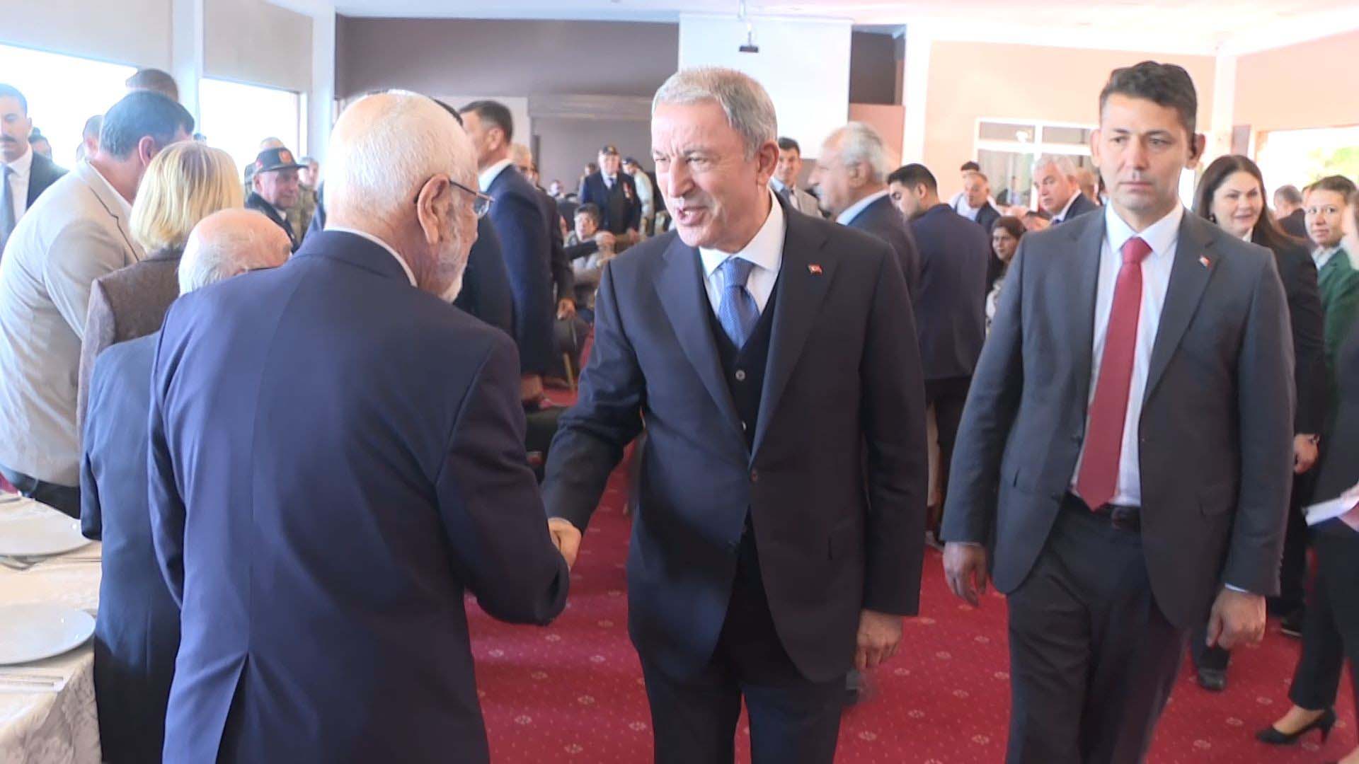 Bakan Akar, terörle mücadeledeki son durumu açıkladı! Kimyasal silah yalanına sert çıktı