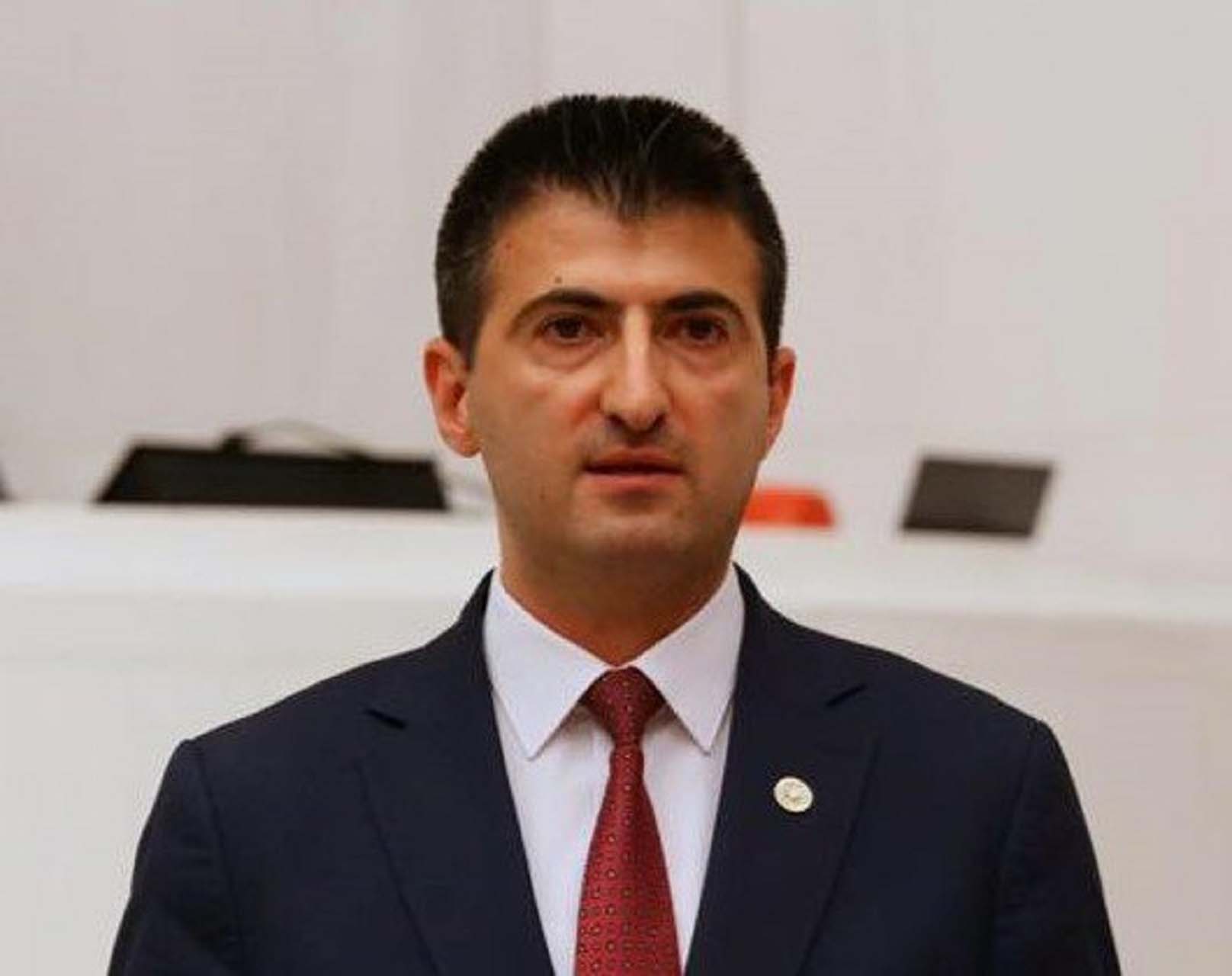 Mehmet Ali Çelebi ve Tanju Özcan arasında gerginlik! Sosyal medyada birbirlerini hedef aldılar 