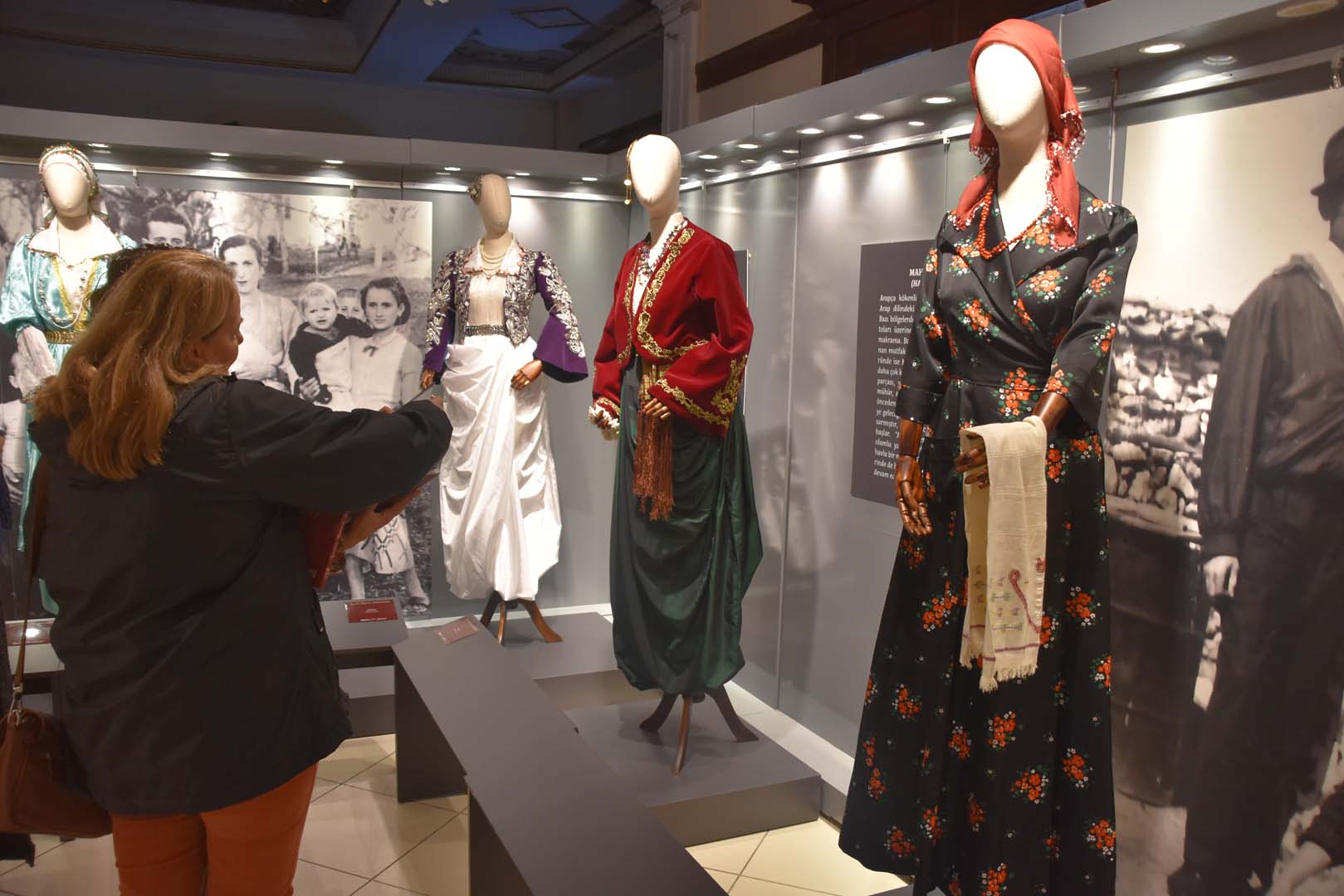 Pendik'te Boşnak halk kıyafetleri sergisi açıldı!