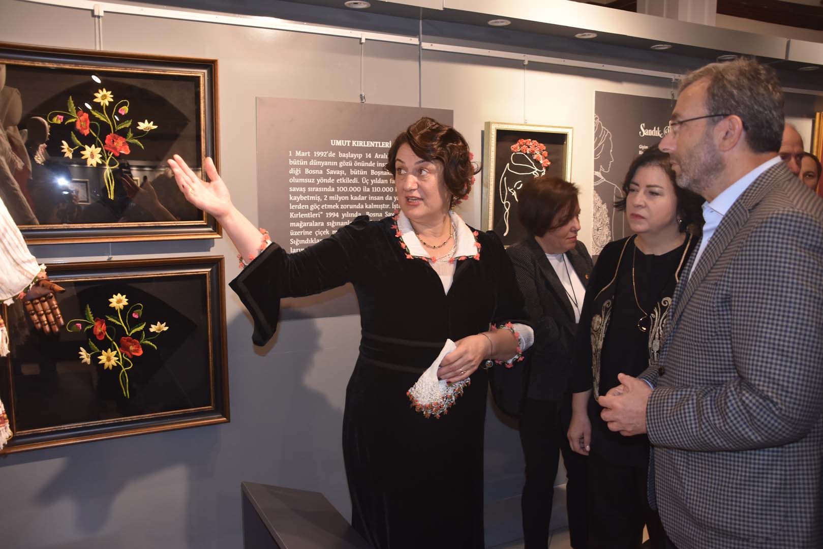 Pendik'te Boşnak halk kıyafetleri sergisi açıldı!