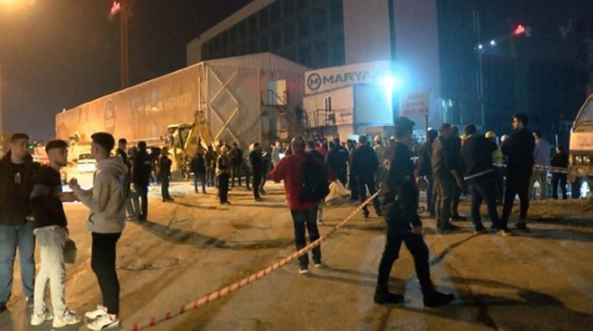 İstanbul'da özel üniversitede korkulu saatler! Ekipler harekete geçti, bina acilen boşaltıldı!