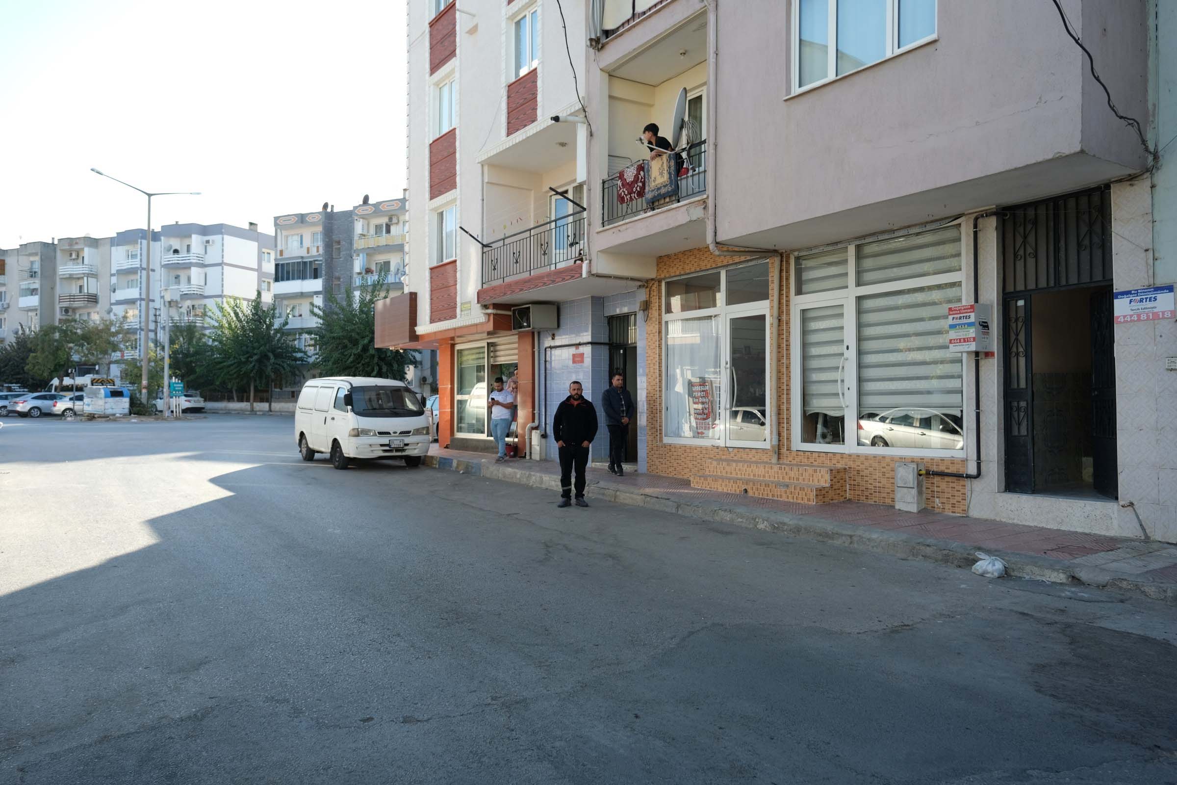 Ekmek almaya gidiyordu, şimdi yaşam mücadelesi veriyor! 7 yaşındaki çocuğun sokak köpeği ile imtihanı kanlı bitti!