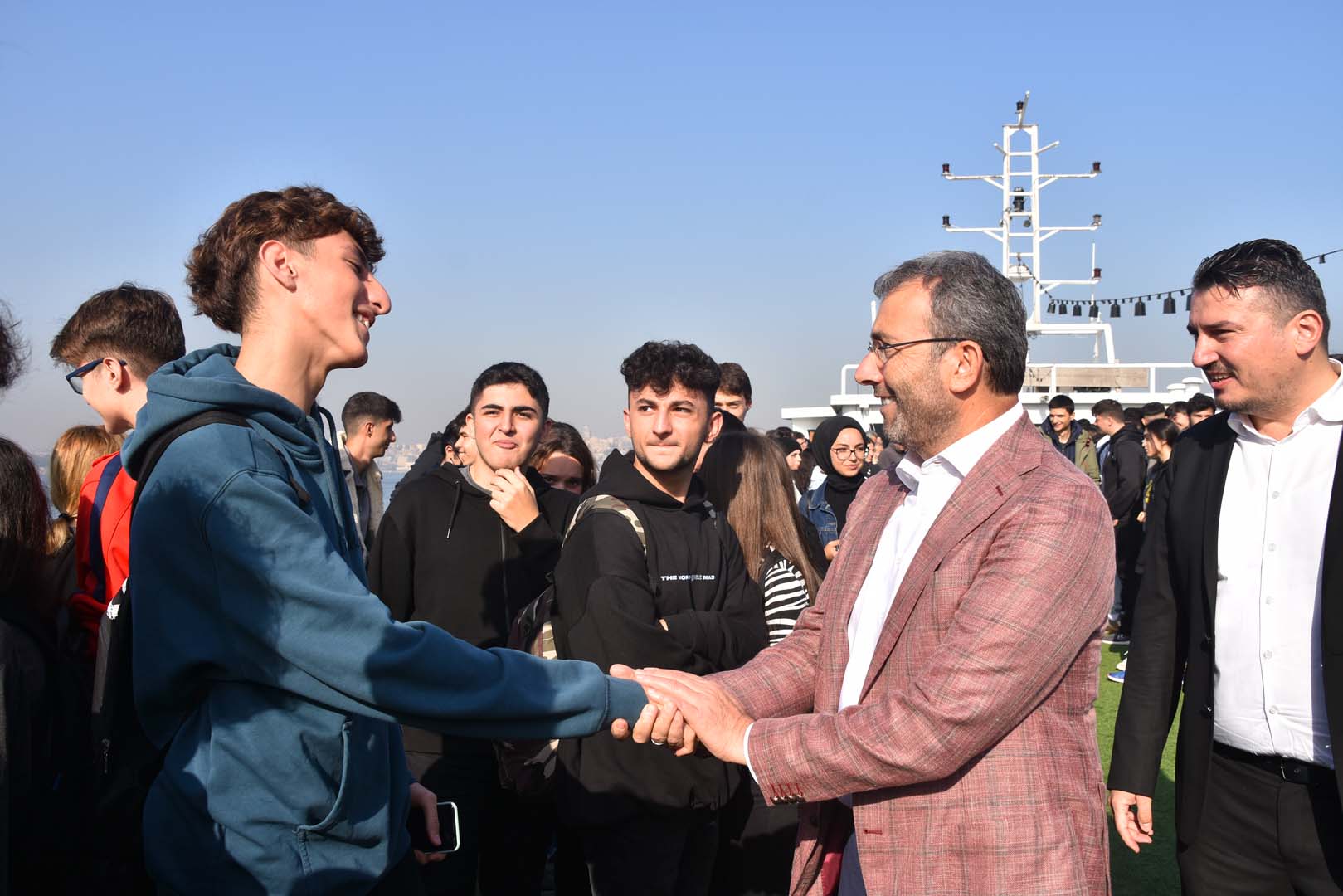 Pendik Belediyesi liseli gençlere Boğaz Turu etkinliği düzenledi!