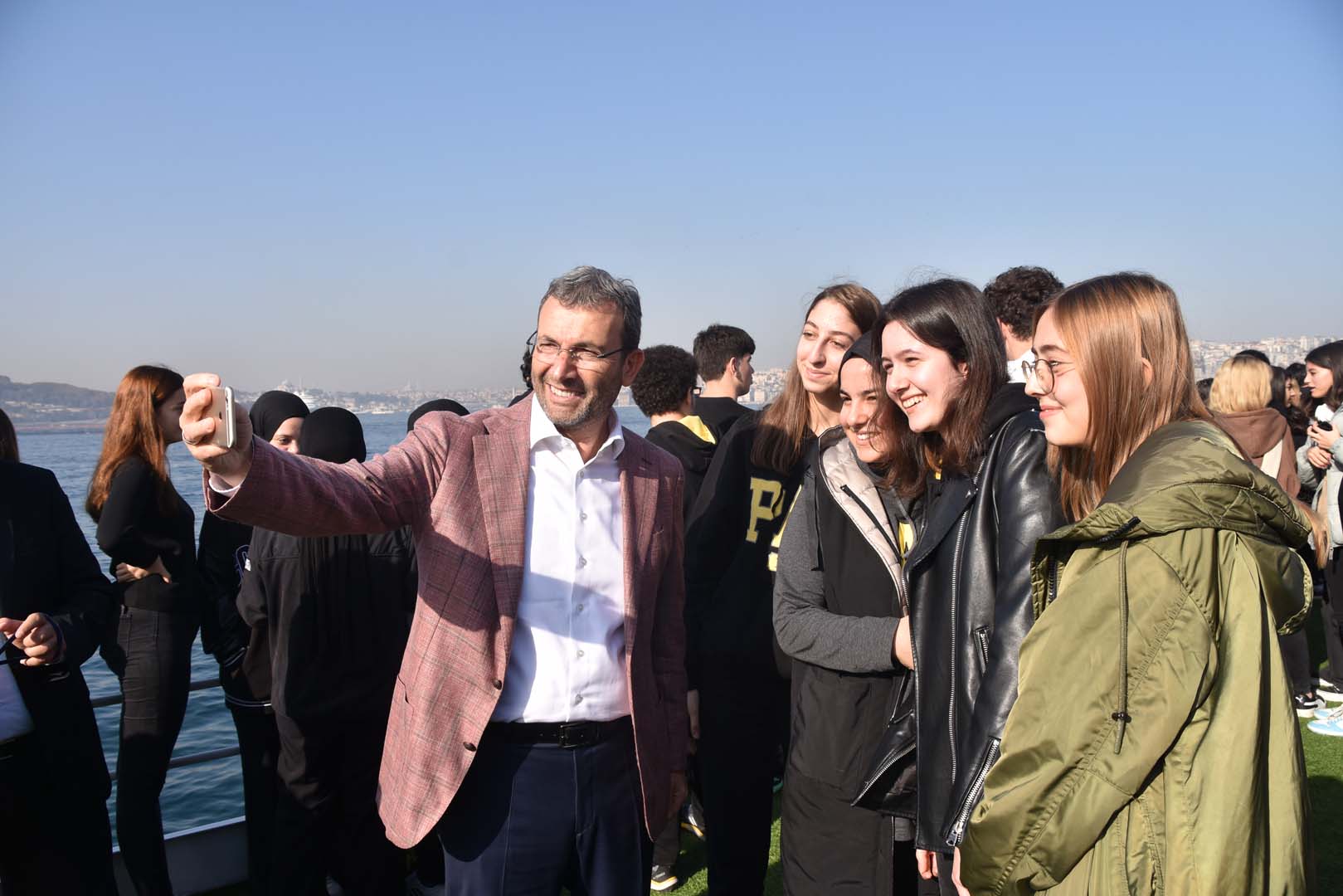Pendik Belediyesi liseli gençlere Boğaz Turu etkinliği düzenledi!