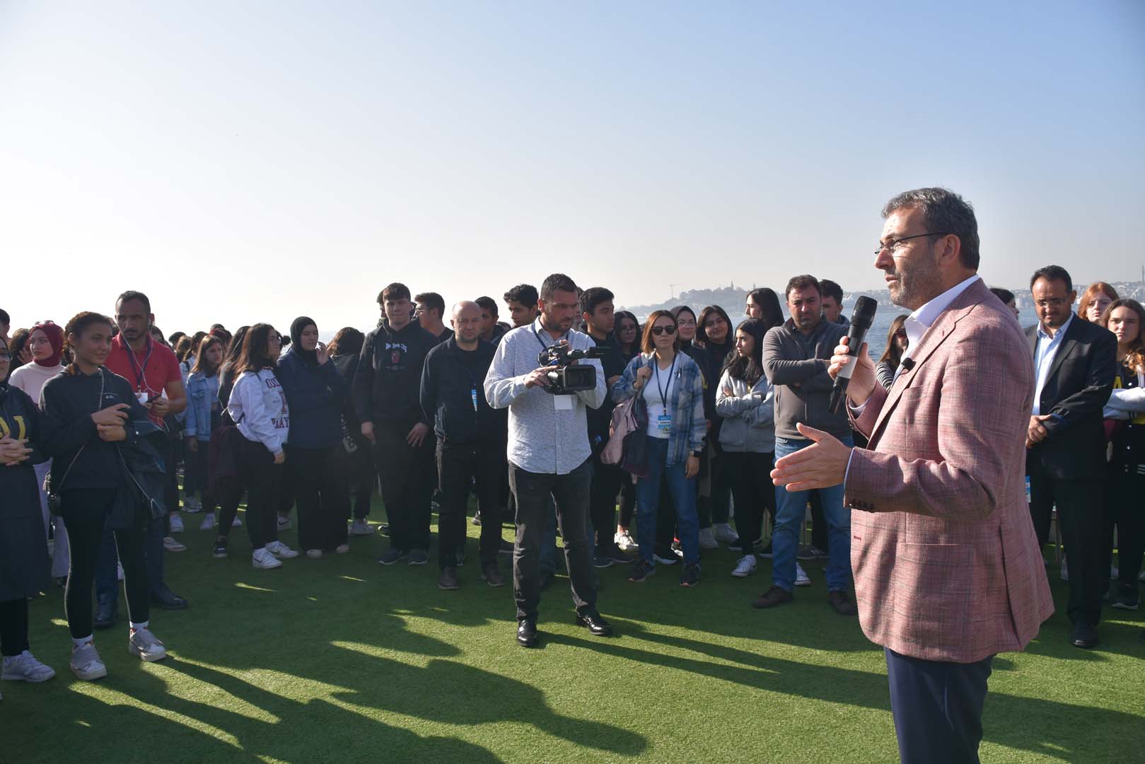 Pendik Belediyesi liseli gençlere Boğaz Turu etkinliği düzenledi!
