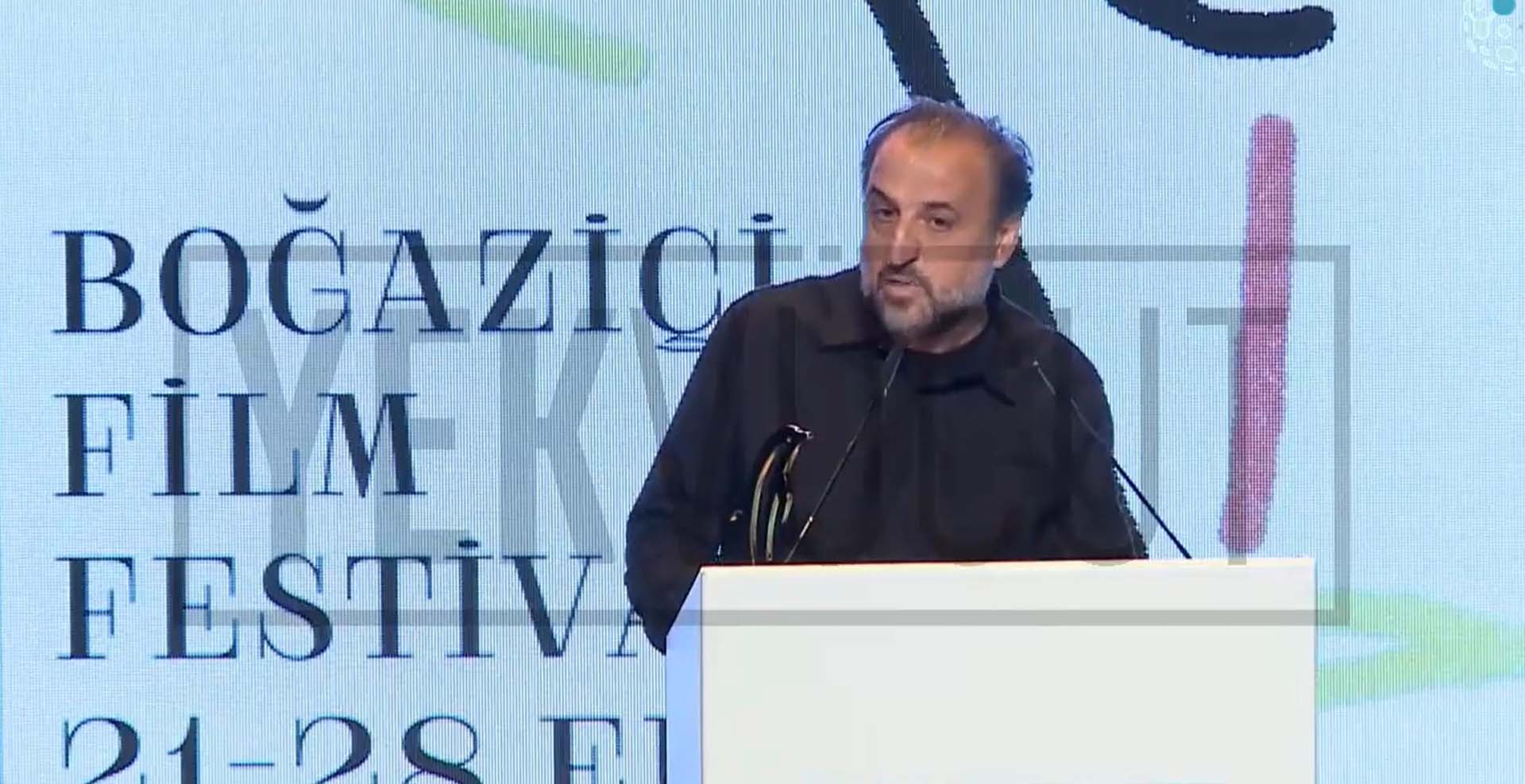 Yönetmen, aldığı ödülü Şebnem Korur Fincancı'ya ithaf etti! Oyuncu Burak Haktanır gösterdiği tepkiyle takdir topladı!