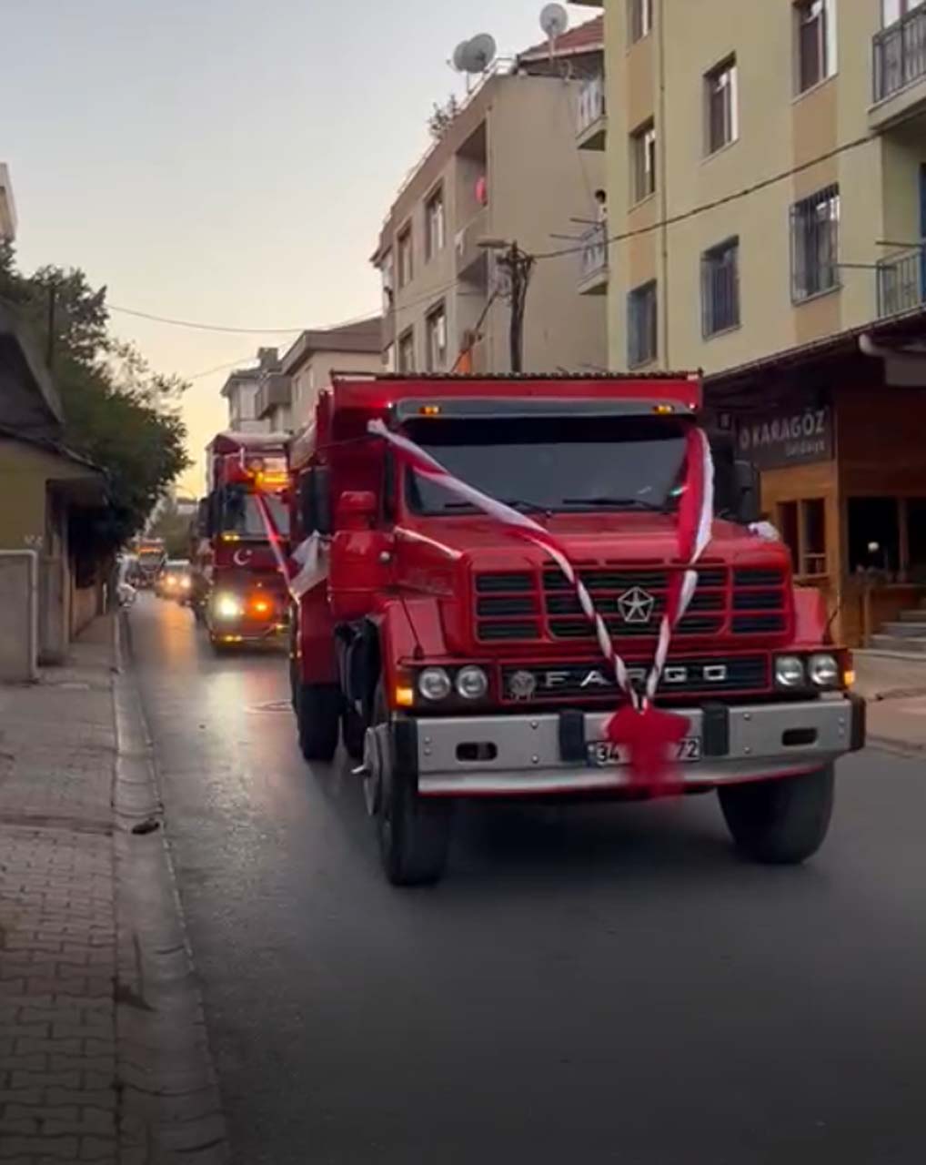 Gelini almaya TIR konvoyuyla gittiler! 