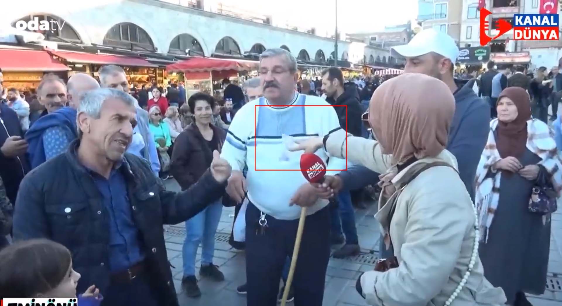 Sosyal medyayı ayağa kaldıran görüntü! Almanya'dan gelen gurbetçi, Açım diyen vatandaşa 5 TL attı: Sadakam olsun