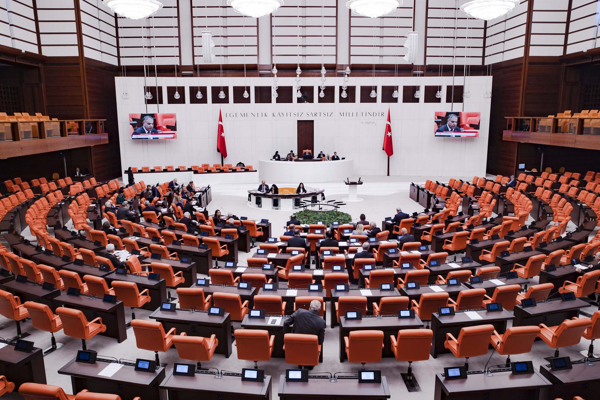 Son dakika | AK Parti'den başörtüsü adımı! Bakan Bozdağ ile Elitaş, CHP, İYİ Parti ve HDP'yi ziyaret edecek