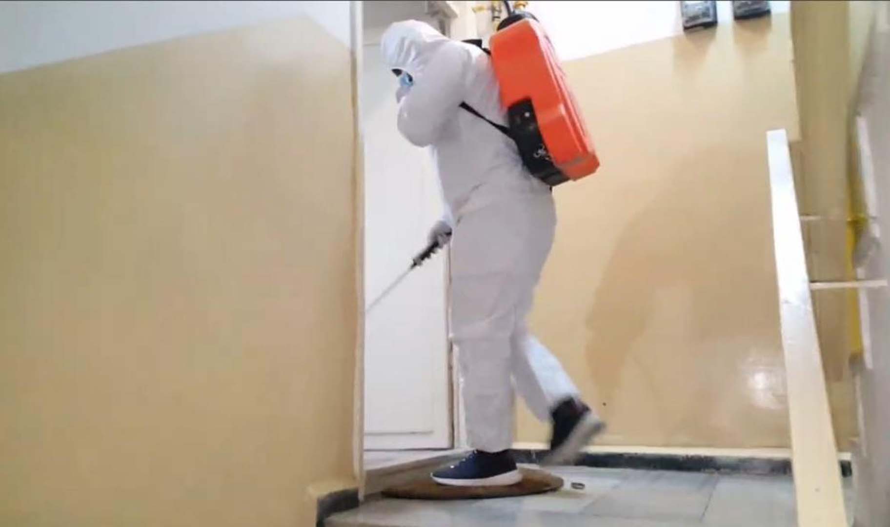 Kötü koku apartman sakinlerini harekete geçirdi! Korkunç gerçekle saatler sonra yüzleştiler!