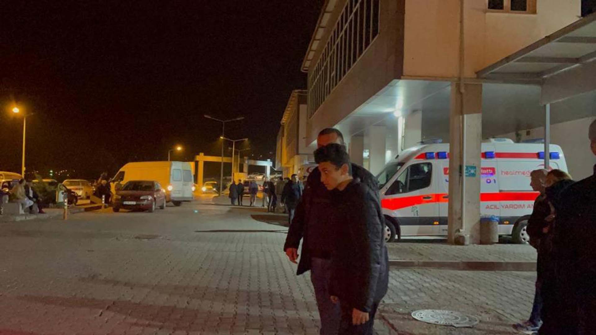 Zonguldak'ta bir okulu ayağa kaldıran olay! Yüzlerce öğrenci apar topar hastaneye kaldırıldı!