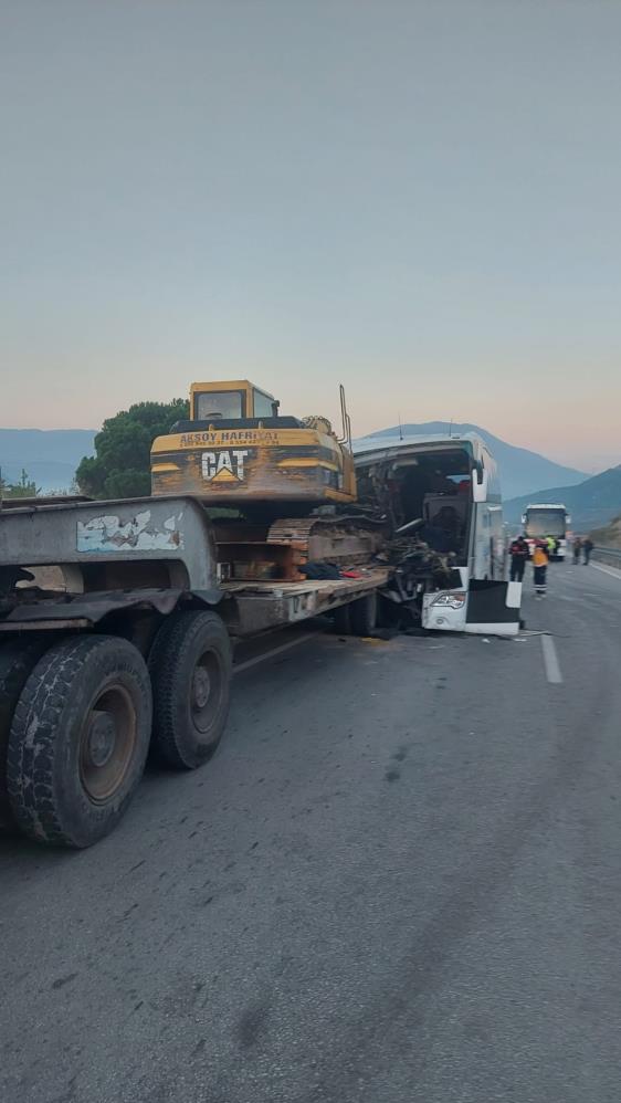 Amasya'da dehşet veren kaza! Ölü ve çok sayıda yaralı var