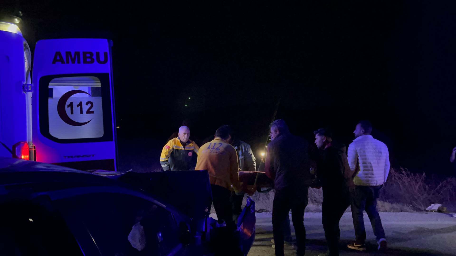 Afyonkarahisar'da feci kaza! Hafif ticari araç, otomobil ve traktöre çarptı: Ölüler ve yaralılar var