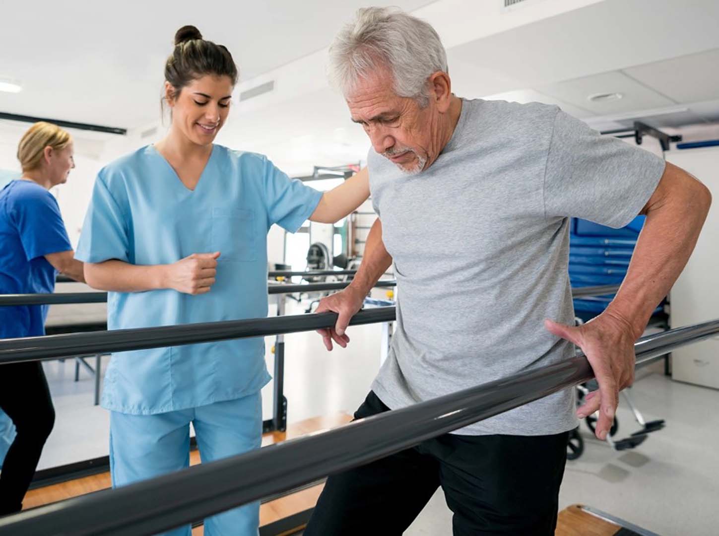 Özel Pendik Bölge Hastanesi'nden dev hizmet! Evde fizik tedavi ile hastalara şifa oluyor!