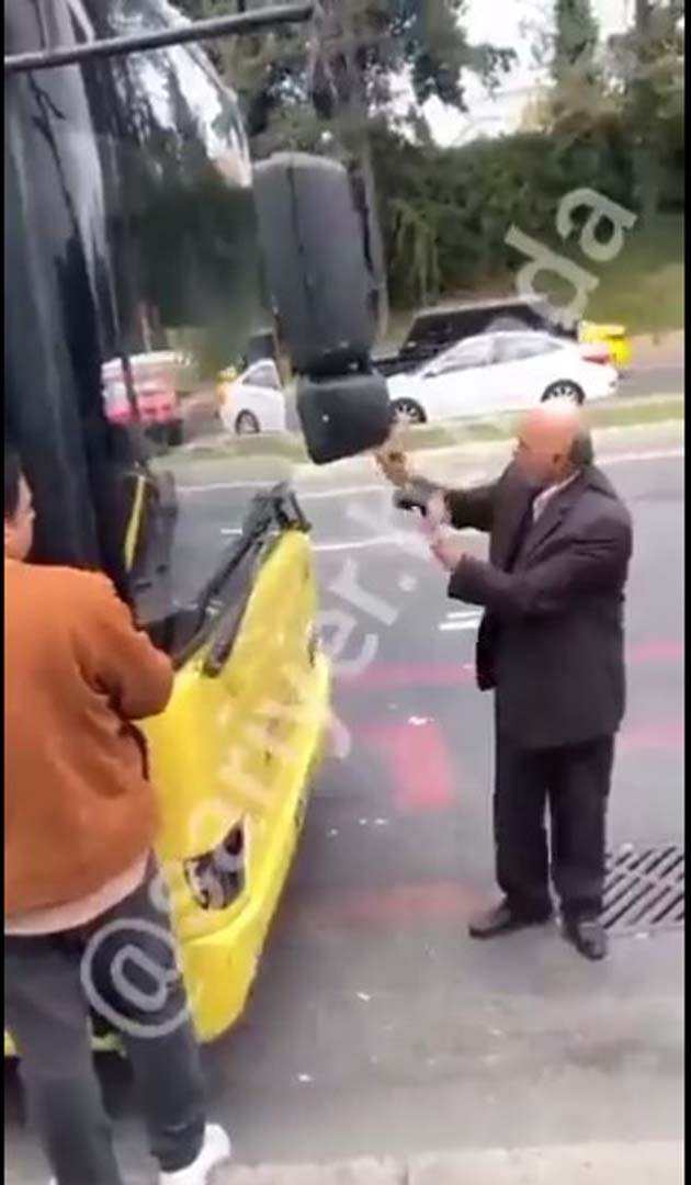 Denetimsizliğin sonuçları her geçen gün artıyor! CHP'li İBB'nin şoförü engelli vatandaşa küfürler ve hakaretler savurdu!