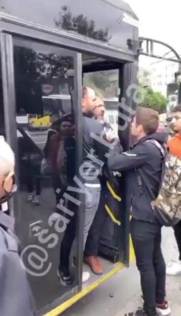 Denetimsizliğin sonuçları her geçen gün artıyor! CHP'li İBB'nin şoförü engelli vatandaşa küfürler ve hakaretler savurdu!