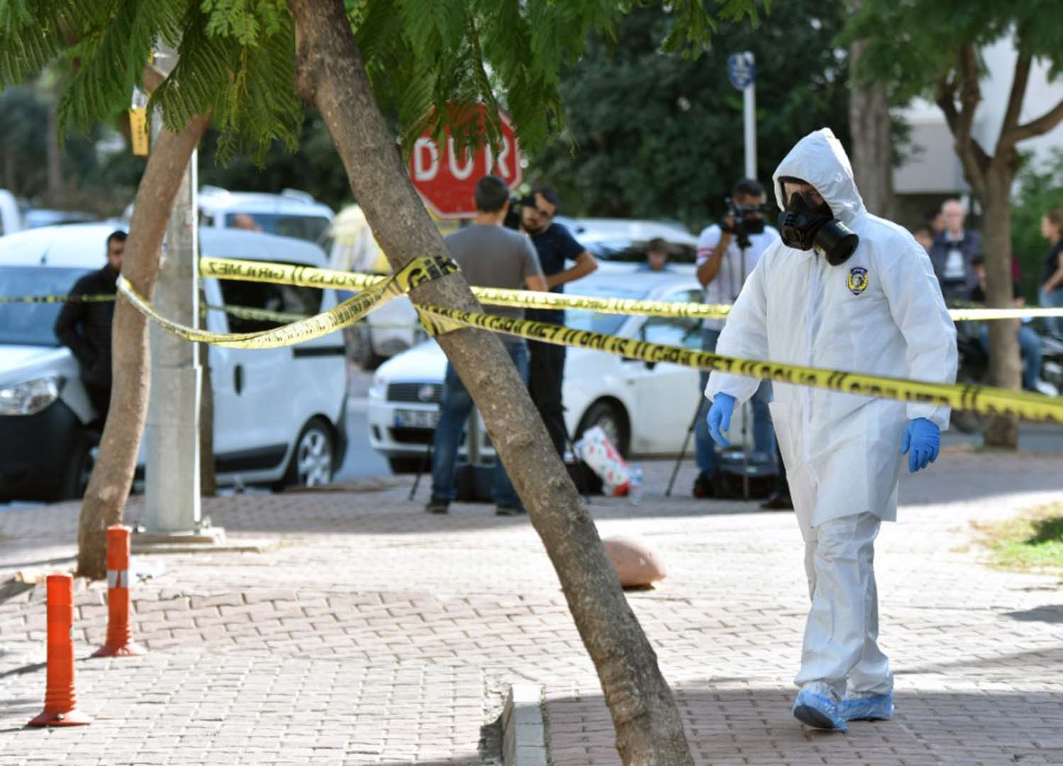 Fatih'te tüyler ürperten görüntüler! Çöplerin arasında kafatası ve kemikler bulundu!