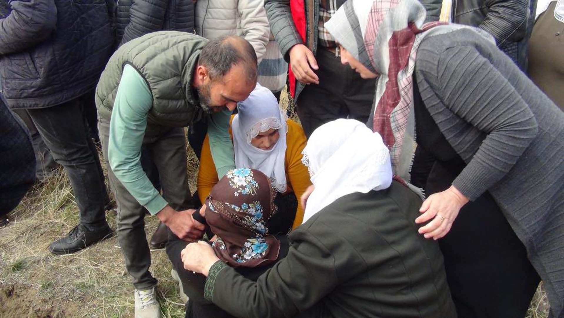 Kuduz teşhisi koyulduktan sonra hayatını kaybetmişti! 10 yaşındaki Mustafa acılar içinde toprağa verildi!