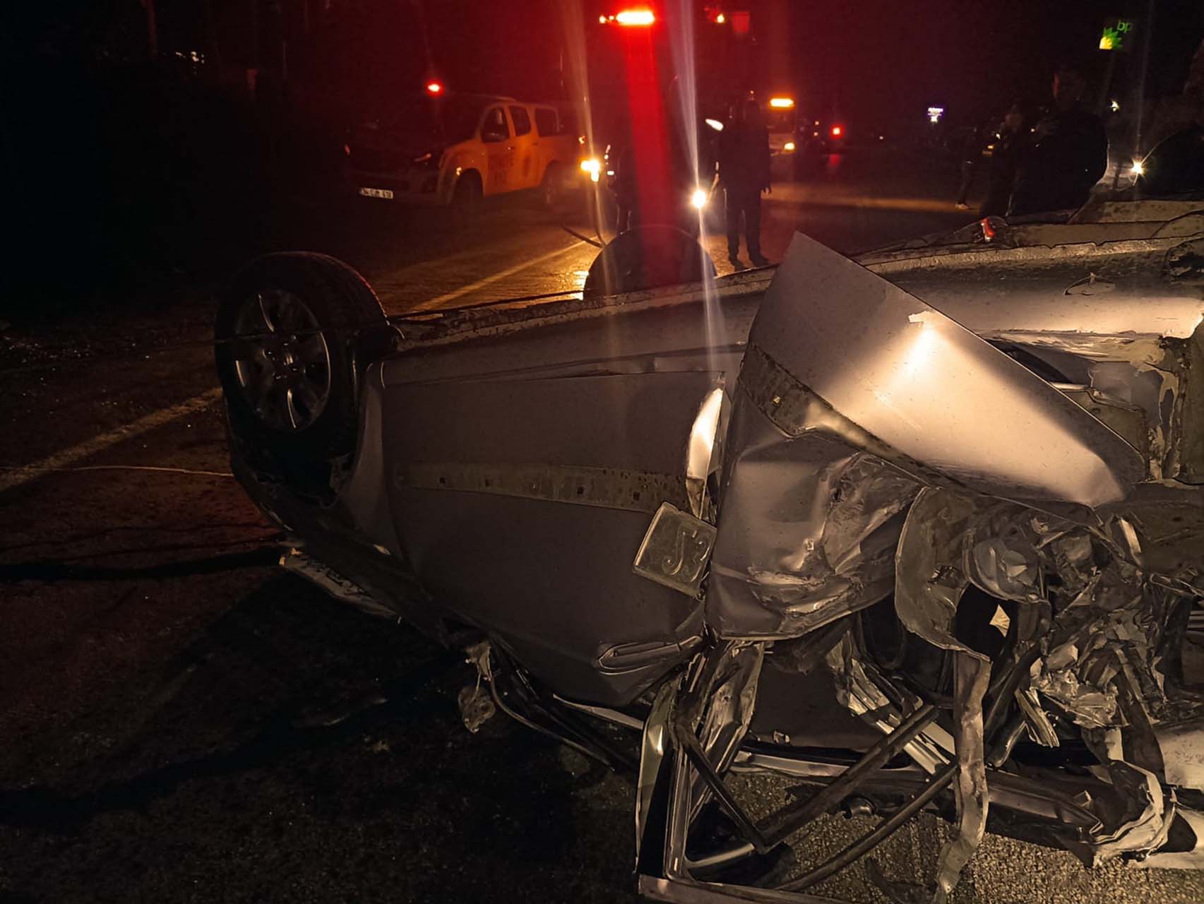Hatay'da düğün dönüşü feci kaza! Ana yola kontrolsüz çıkan TIR ortalığı birbirine kattı: Ölüler ve yaralılar var 