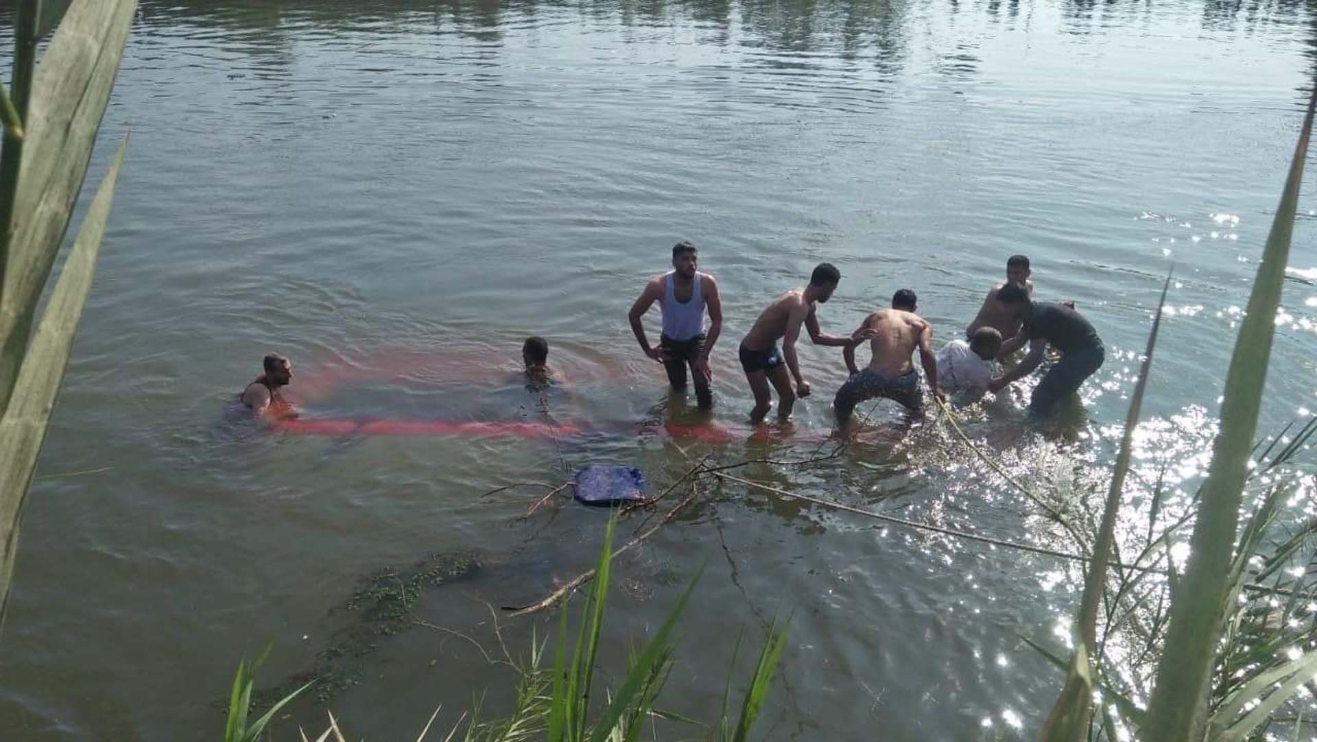 Yolcu otobüsü su kanalına düştü! Can pazarı yaşandı: Ölüler ve yaralılar var 