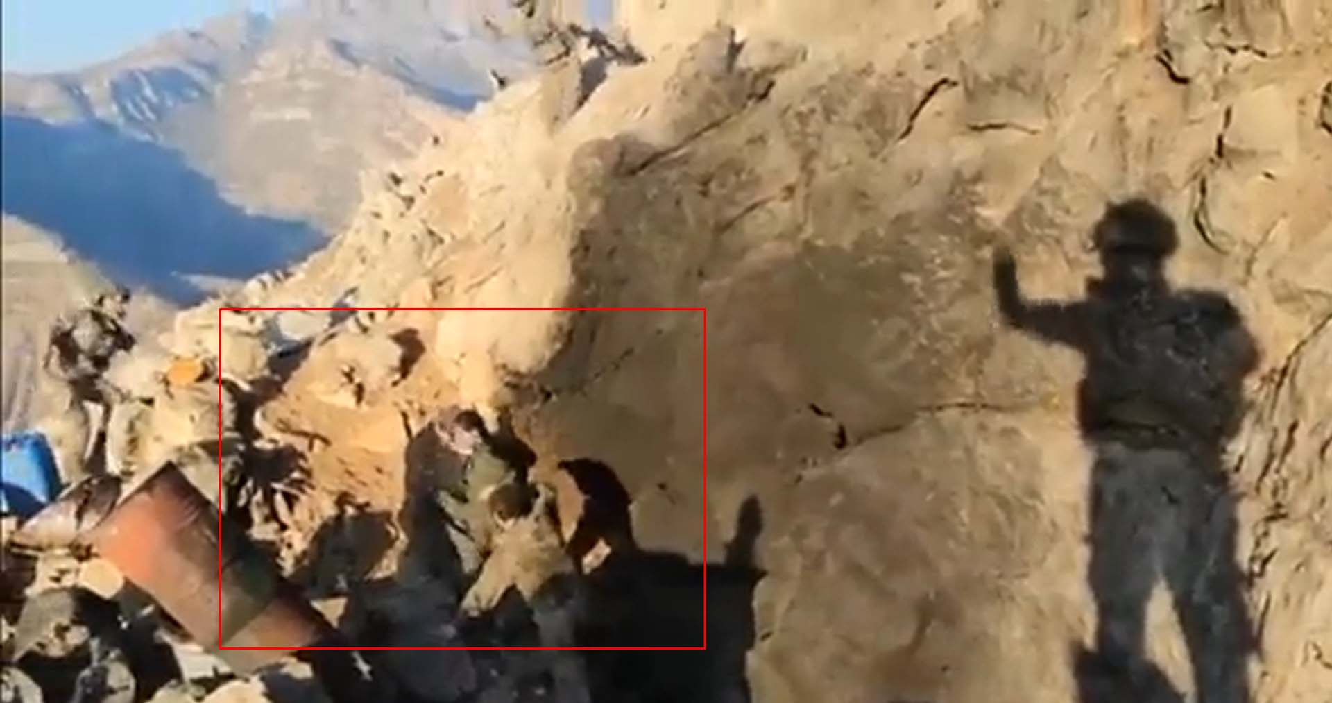 MSB teslim olan teröristlerin görüntülerini paylaştı: Teröristler için tek çıkış yolu Türk adaletine teslim olmaktır