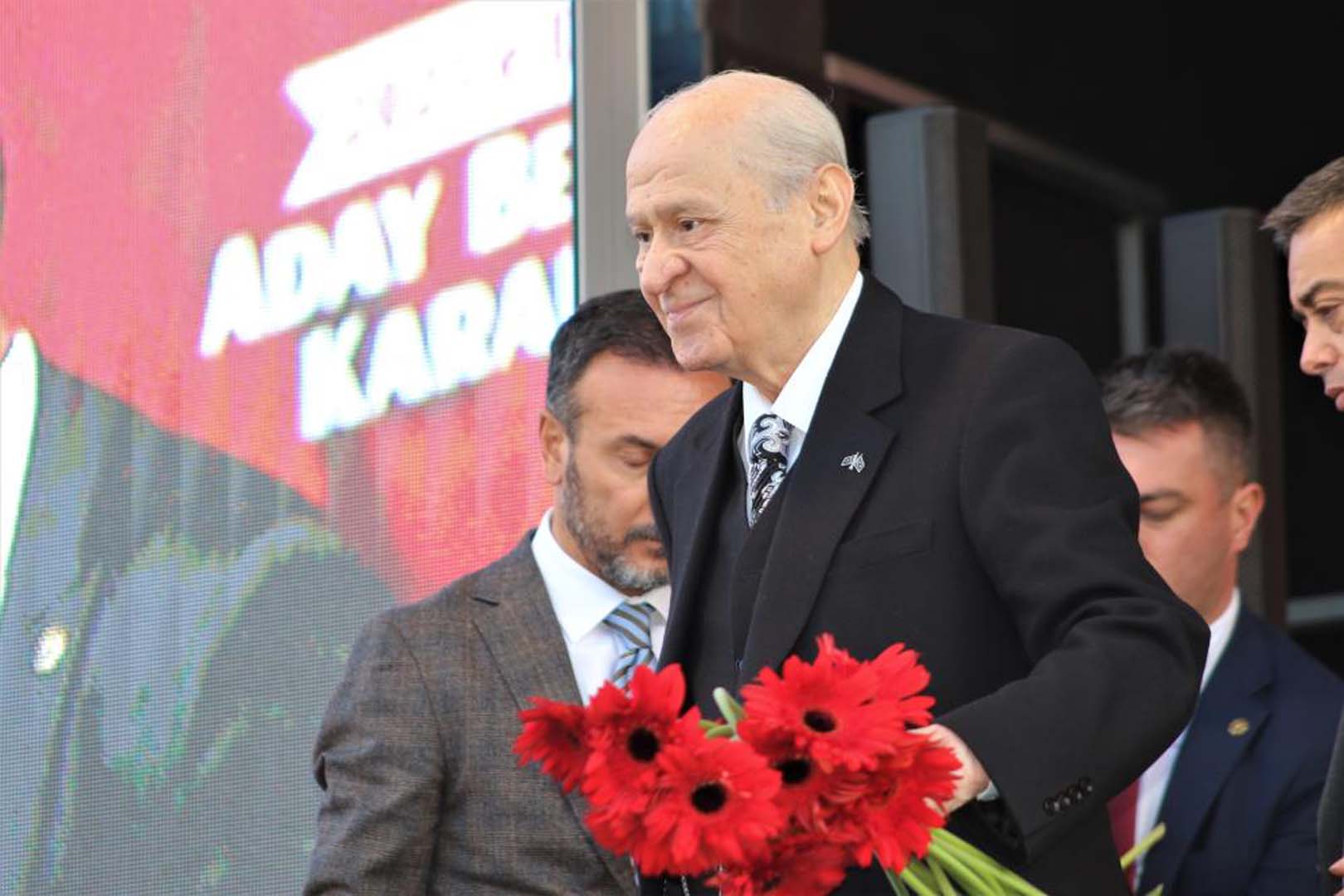 MHP Genel Başkanı Bahçeli Elazığ'da konuştu! Aynaya bakın, masaya bakın, geçmişe bakın, PKK'yla kurduğunuz derin bağlara kafa yorun