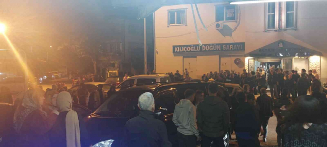 Akyazı'da düğünde müzik seçim kavgası!