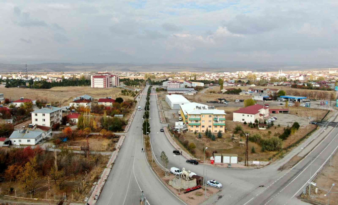 Sivas Kangal Belediyesi Başkanı Ahmet Kürşad Apaydın "Alt yapı ve üst yapı sorunu kalmadı"