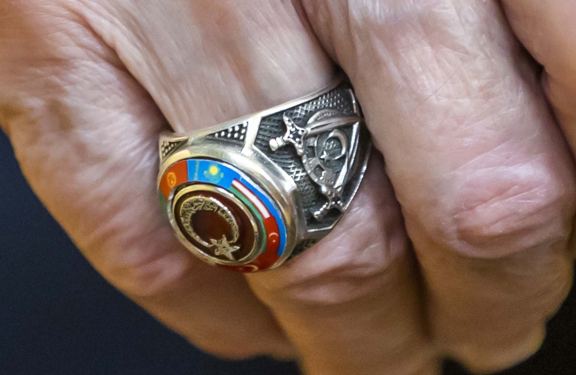 MHP lideri Devlet Bahçeli'nin yüzüğü dikkat çekti! Herkes o detaylara odaklandı 