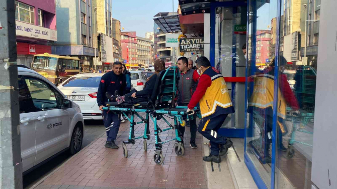 Zonguldak'ta fıkra gibi olay! Kendisine otomobil çarpan kadın hastane yerine markete gitti!