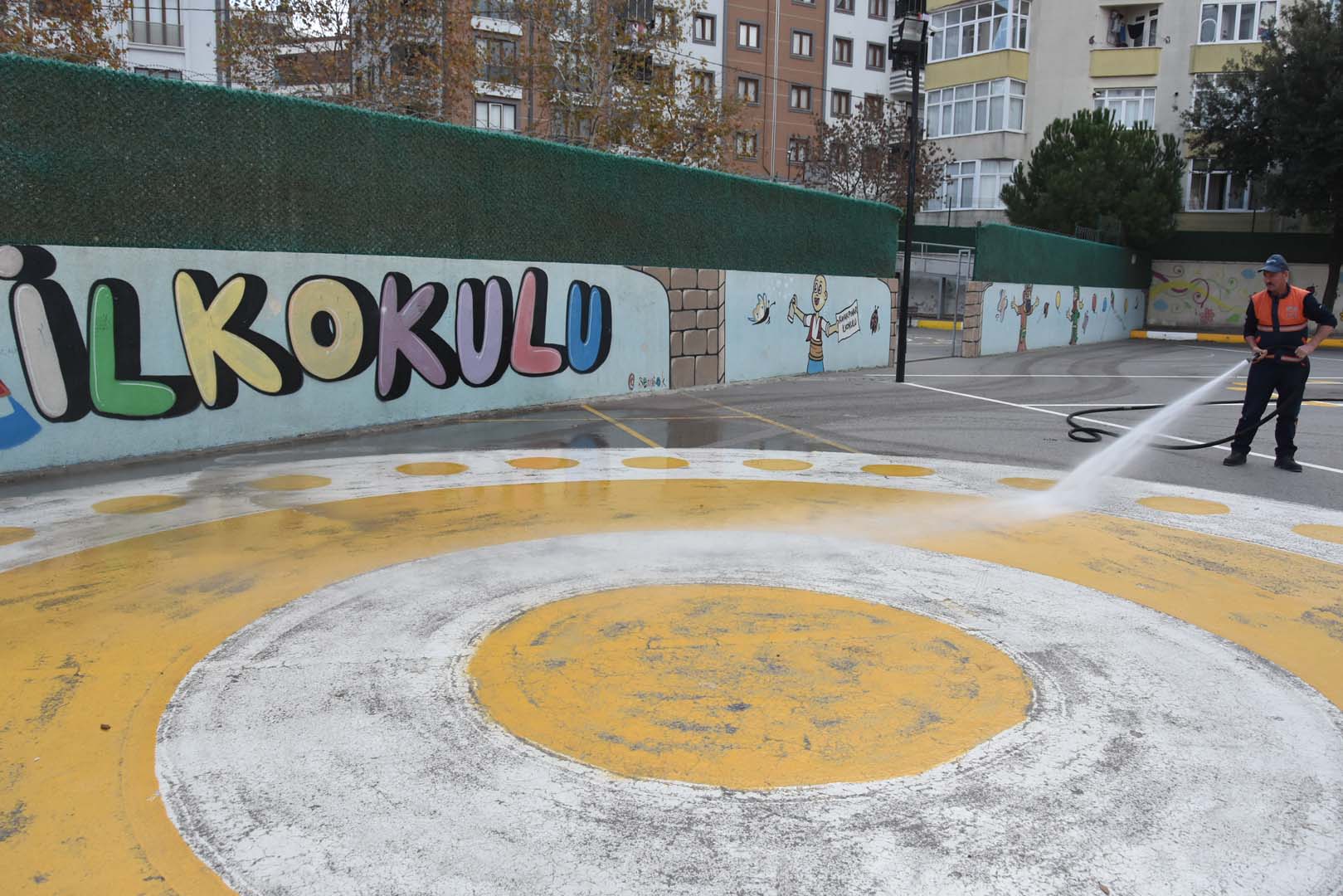 Pendik Belediyesi ekiplerinde ilçe genelinde okullarda bakım ve tadilat çalışması!