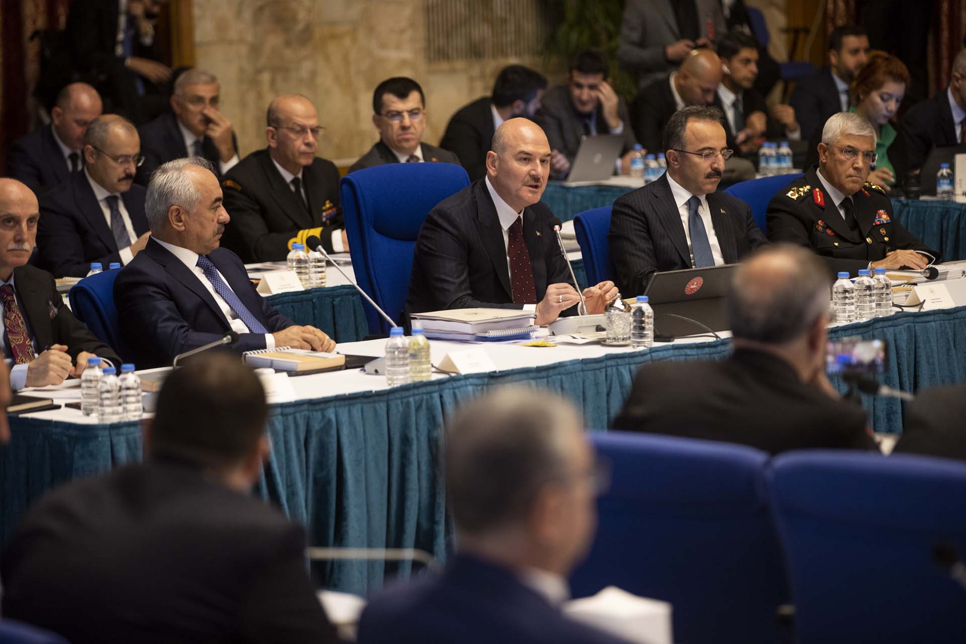 Bakan Soylu'dan İmamoğlu'na gönderme: Erzurum’a kayağa gitmedim. Birileri ile yemeğe gitmedim