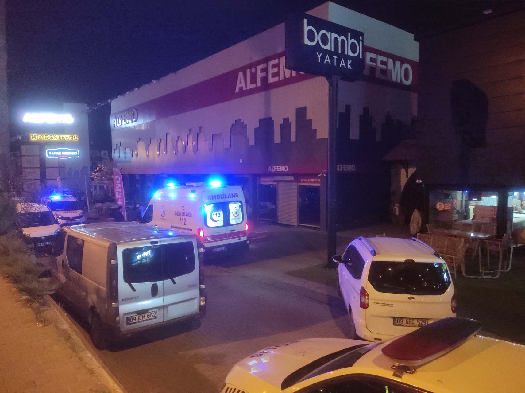 Aydın Kuşadası'nda dehşet! Erkek arkadaşını kalbinden bıçaklayarak öldürdü