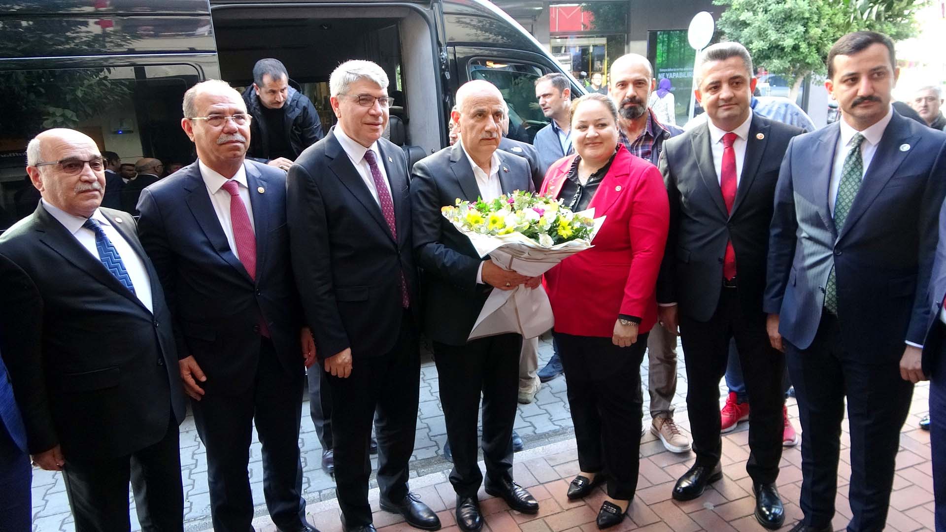 Bakan Vahit Kirişçi'den MHP açıklaması: Mitingler bazılarını telaşlandırmakta, ürkütmekte