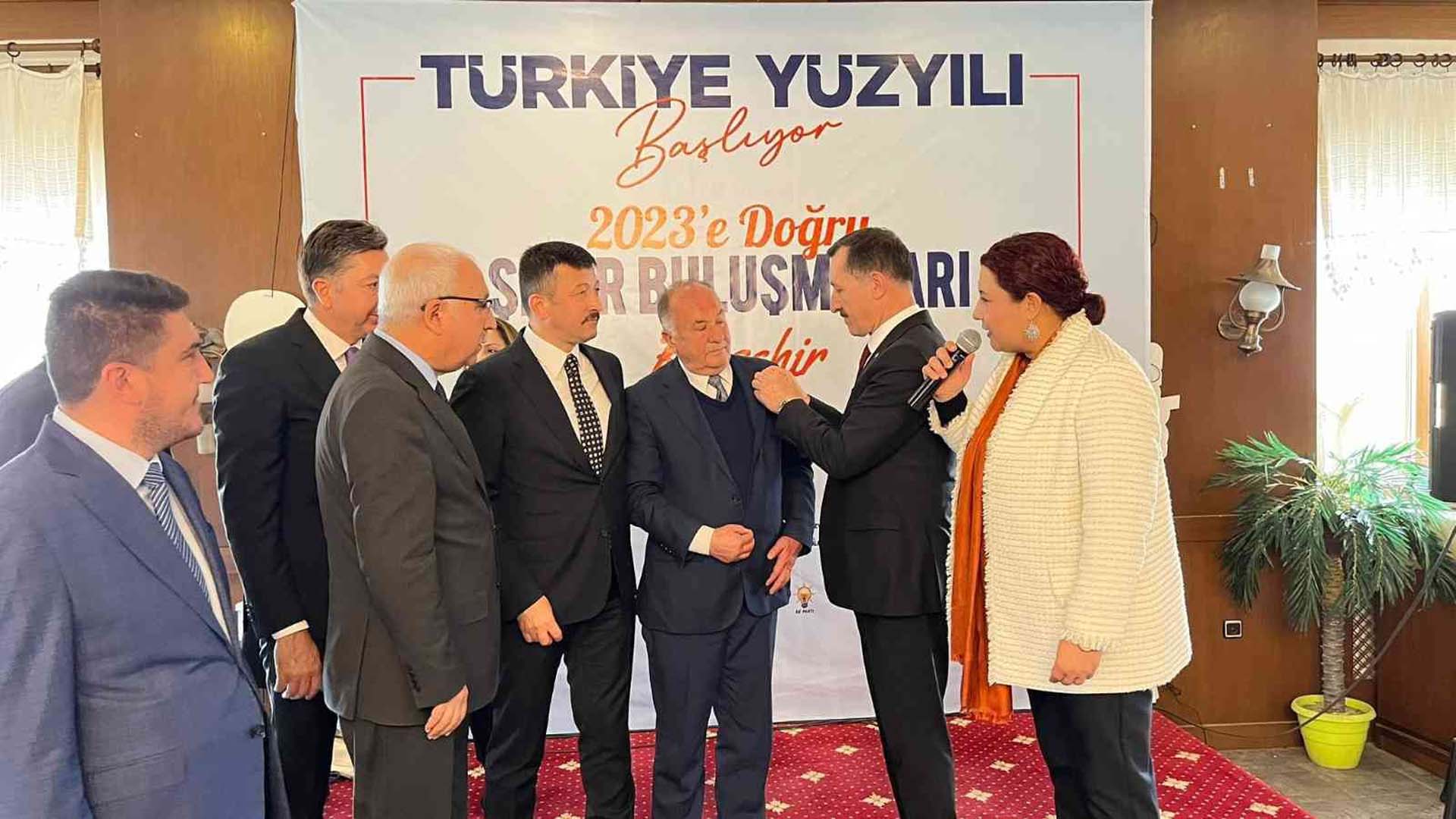 Kırşehir'deki üç partiye büyük şok! Hepsi AK Parti'ye katıldı 