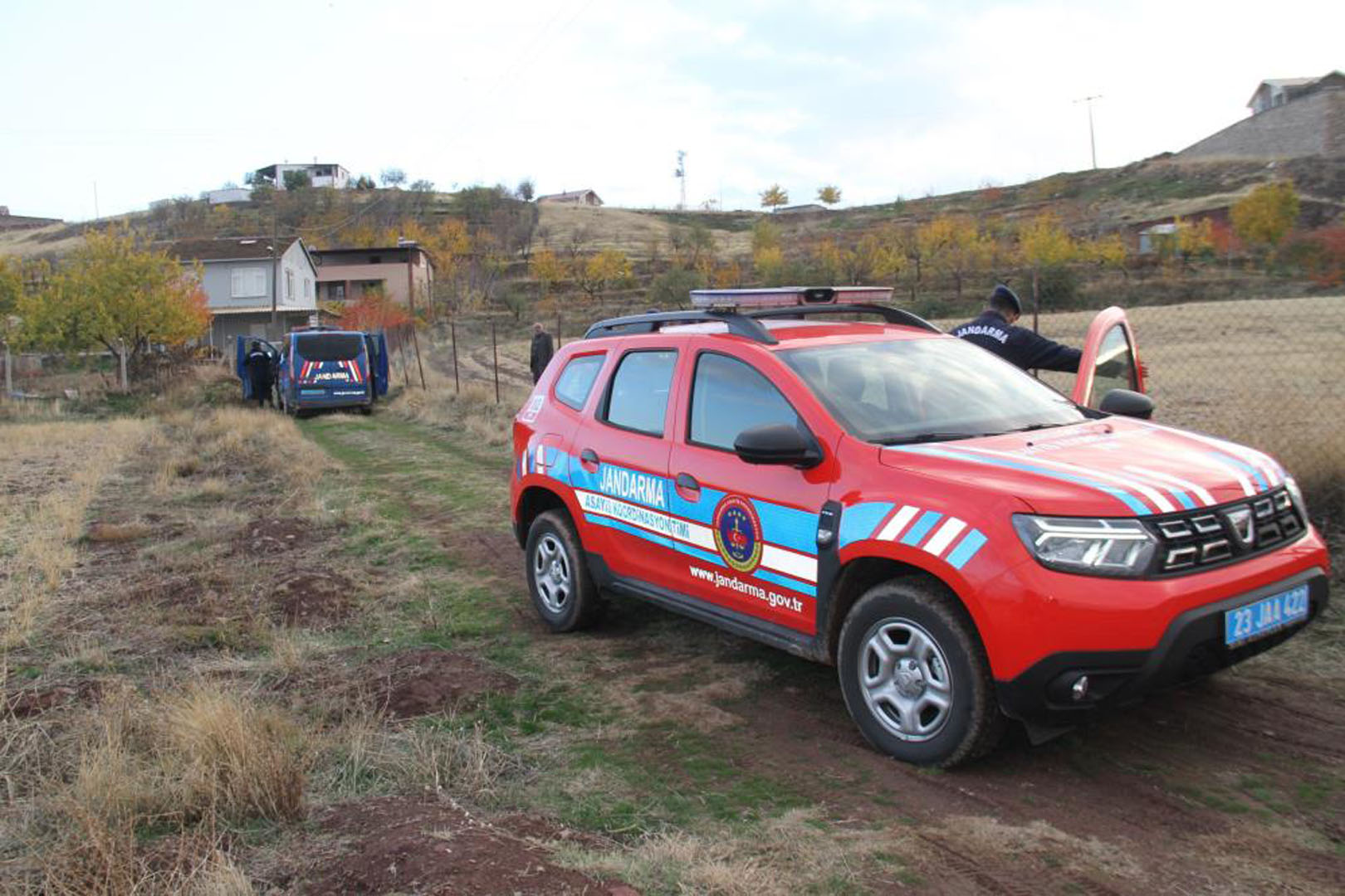 Elazığ'da pes dedirten hırsızlık: Köy evlerini soyup soğana çevirdiler