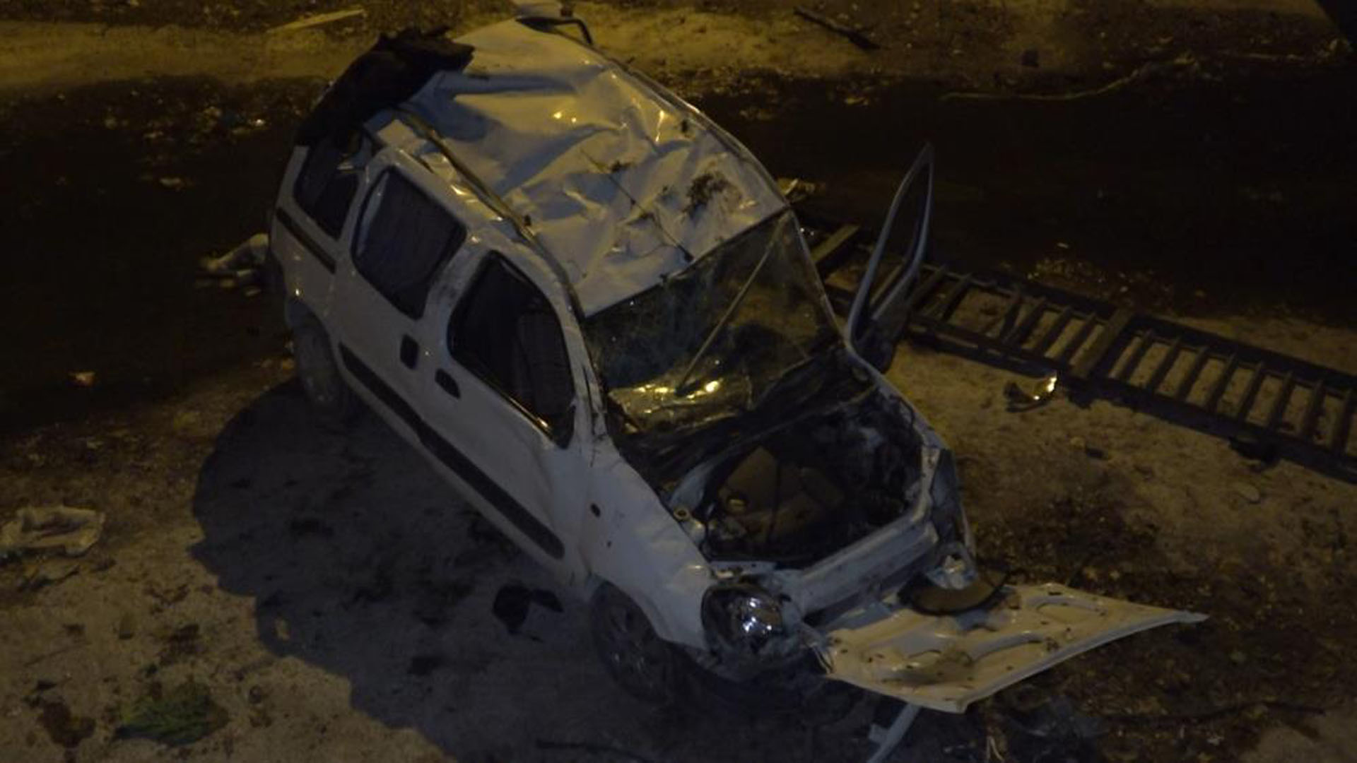 Bursa'da korkutan kaza: Araç köprüden uçtu, yaralılar var