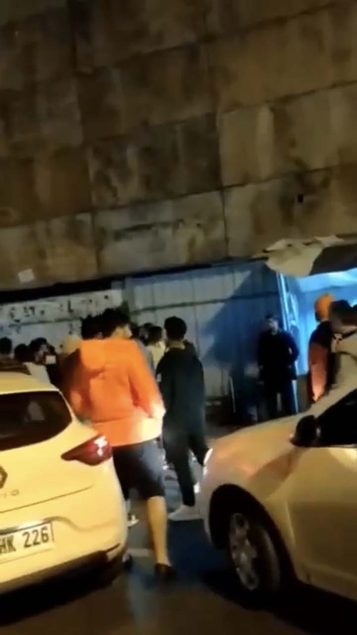 Beyoğlu'nda maganda dehşeti! Zihinsel engelli genci darp edip gasp ettiler