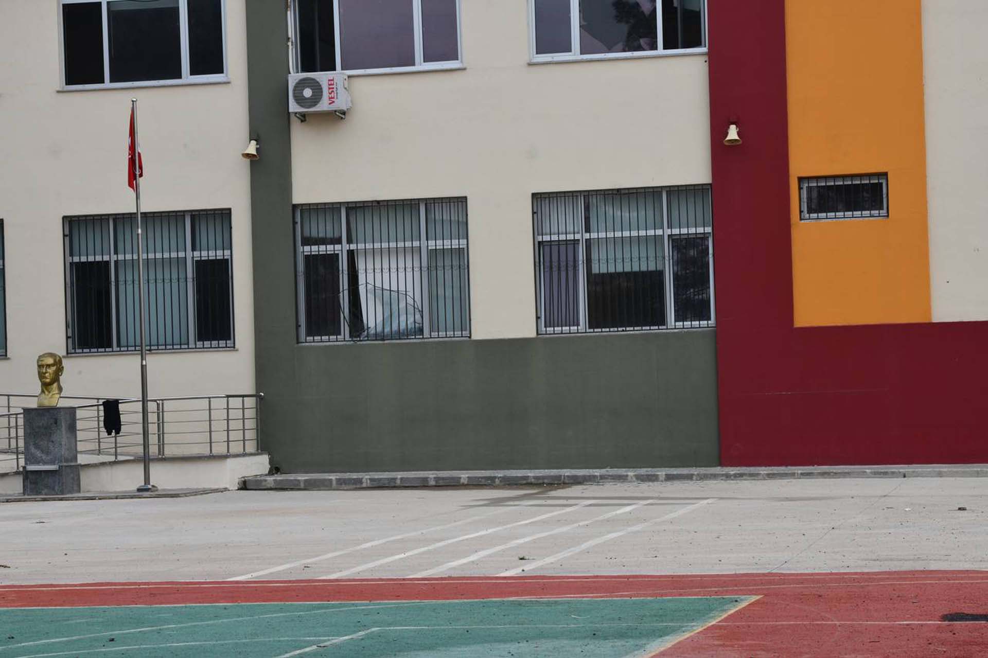 Son dakika | Gaziantep Karkamış'a roketli saldırı! İki bakan olay yerinde açıklama yaptı: Detaylar kahretti