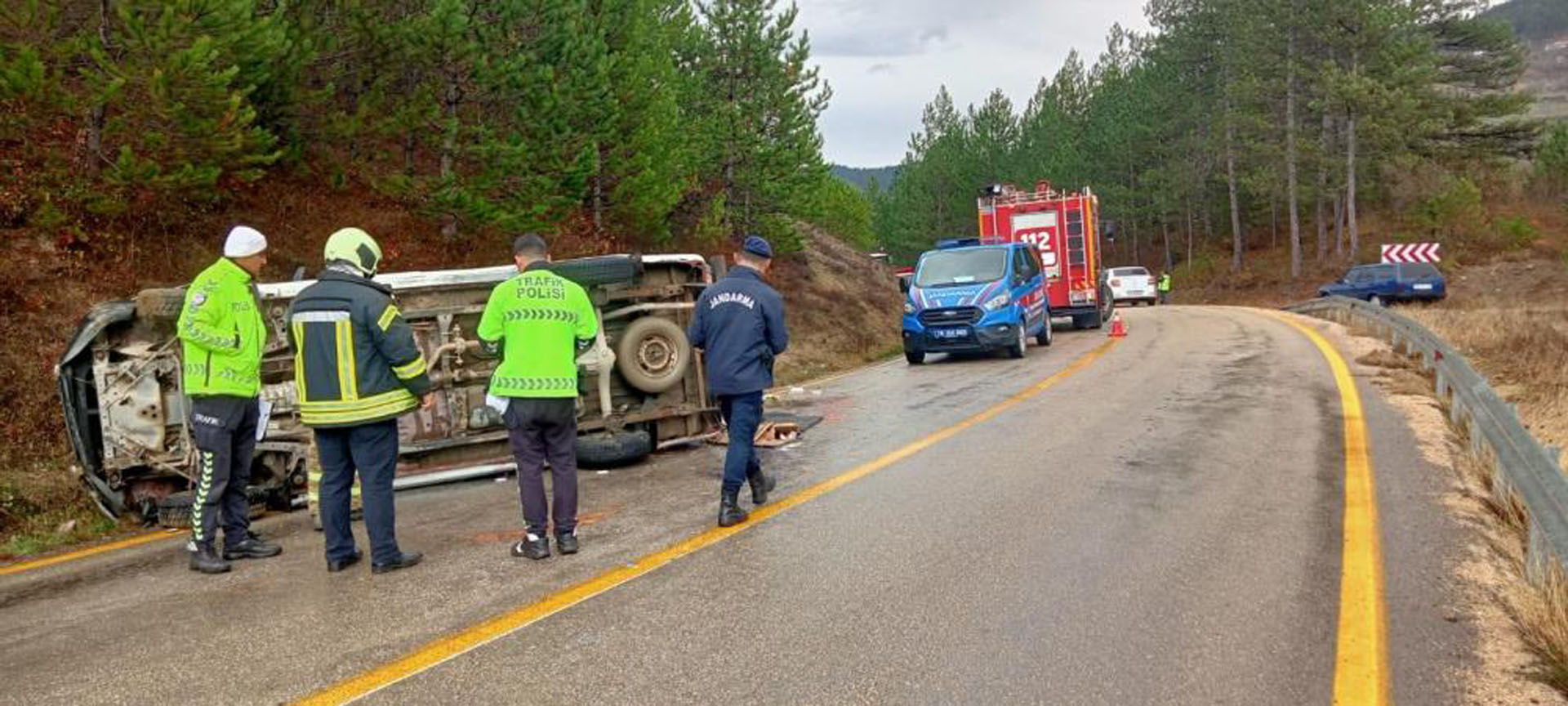 Karabük'te kaza! Kontrolden çıkan kamyonet takla attı: Yaralılar var