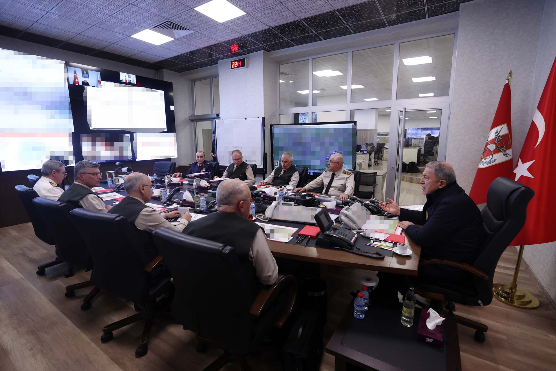 Son dakika | Bakan Akar, Pençe Kılıç Hava Harekatı'ndaki son durumu açıkladı: Hesap zamanı, teröristleri bir an önce susturacağız