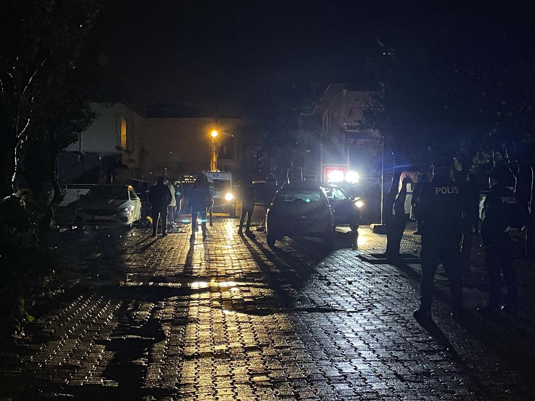 İzmir'de akrabalar arasında silahlı kavga: Ölüler var 