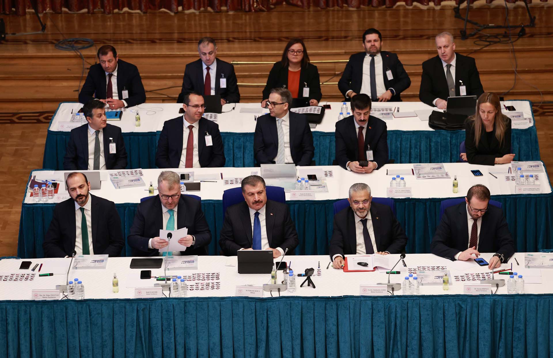 Bakan Koca, istifa eden ve istihdam edilen hekim sayısını açıkladı! Müjde de verdi: Binlerce personel alımı yapılacak!