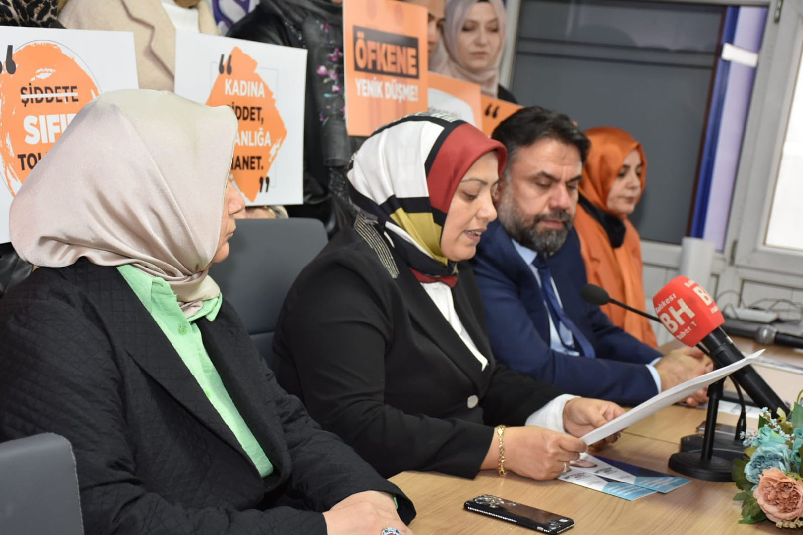 AK Parti’den kadına yönelik şiddete karşı açıklama: Omuz omuza mücadelemizi sürdüreceğiz