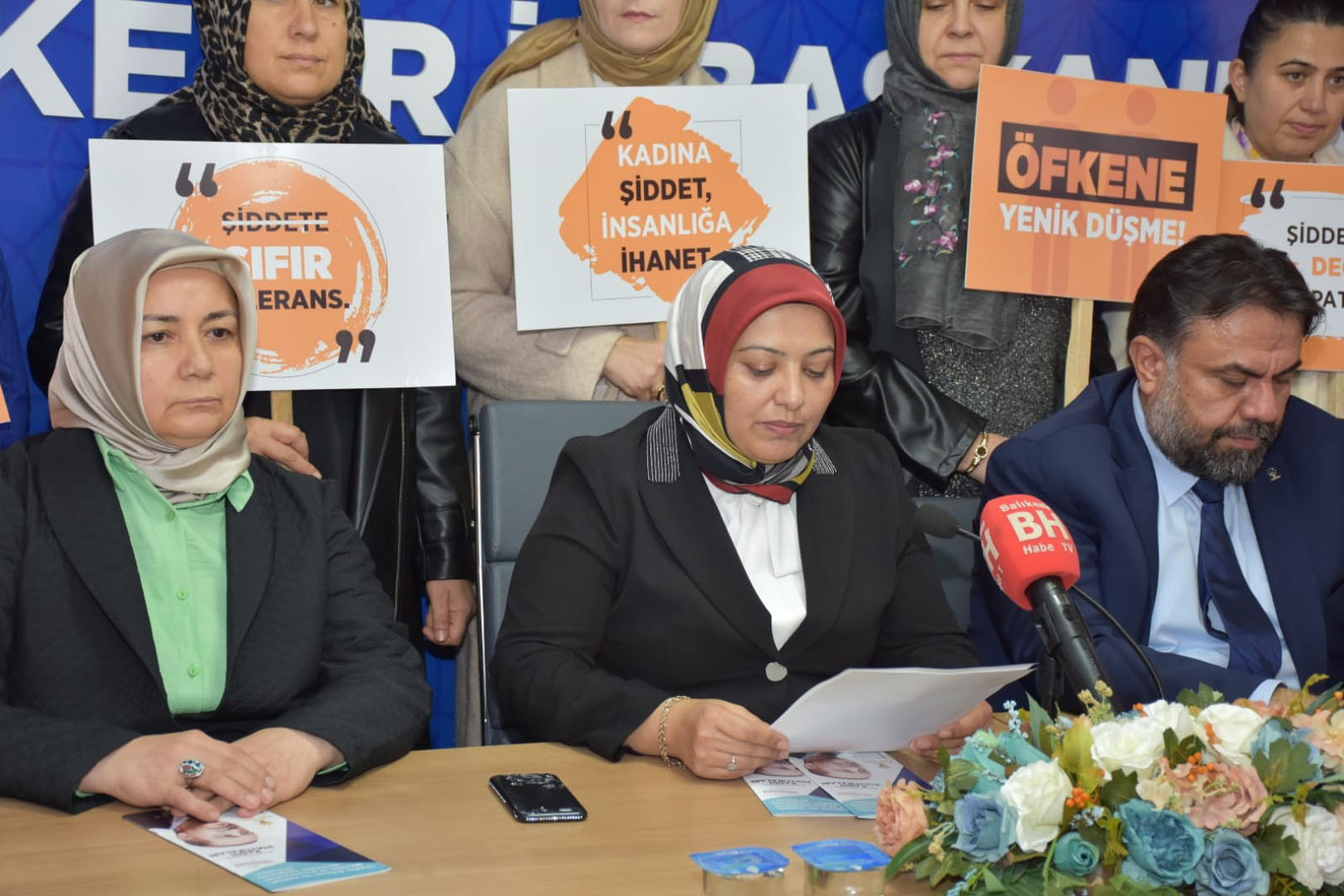 AK Parti’den kadına yönelik şiddete karşı açıklama: Omuz omuza mücadelemizi sürdüreceğiz