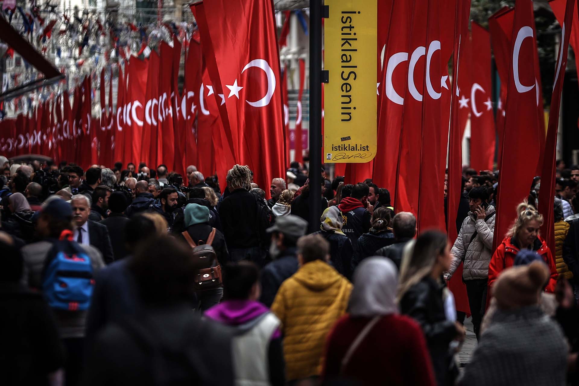 İstanbul Valisi Ali Yerlikaya, Genel Emir yayımladı! İstiklal Caddesi'nde bunları yapmak yasaklandı