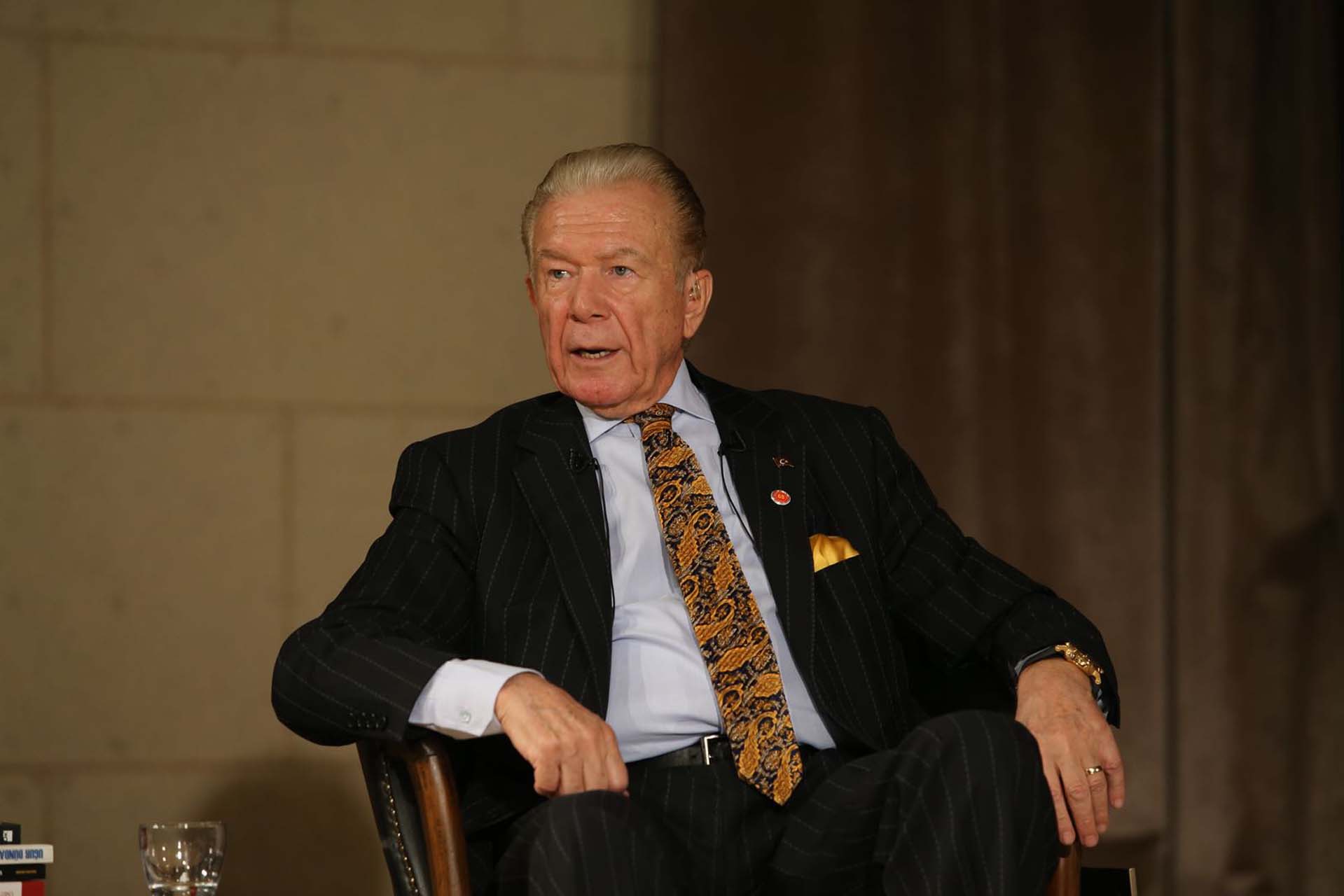 Ekranlara geri dönüyor: Uğur Dündar'ın yeni kanalı ve programı belli oldu