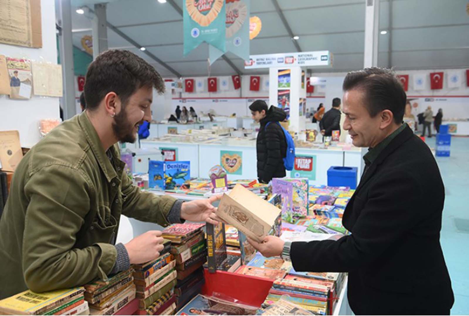 Tuzla Belediyesi 5. Kitap Fuarı Sezai Karakoç'un anısına başladı!