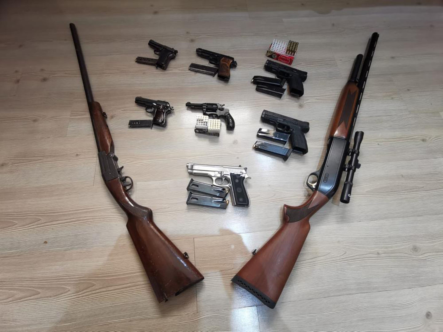 Silah kaçakçılarına göz açtırılmıyor! 5 kişi gözaltına alındı