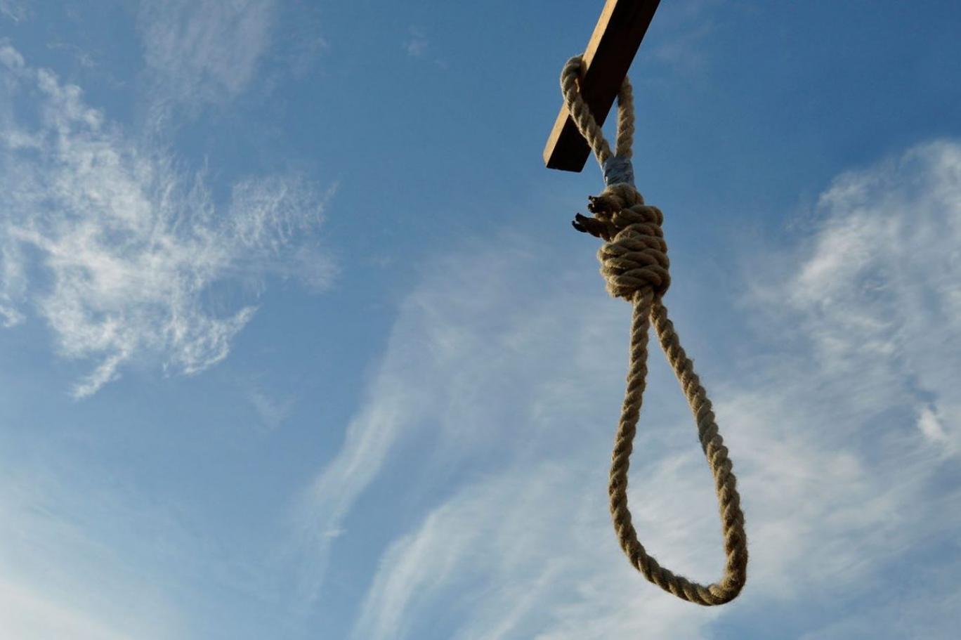 İran'da Mahsa Amini protestocularından Muhsin Şikari idam edildi! Anne ve ablası sokak ortasında sinir krizi geçirdi.